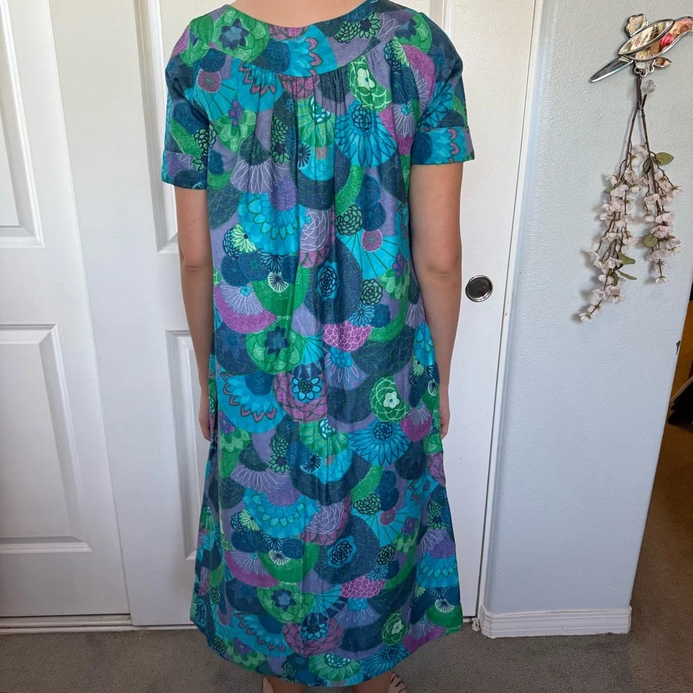 VINTAGE 60s 70s made in Hawaii EXOTICAL vibrant blue aqua green dress S M L muu - Picture 4 of 10
